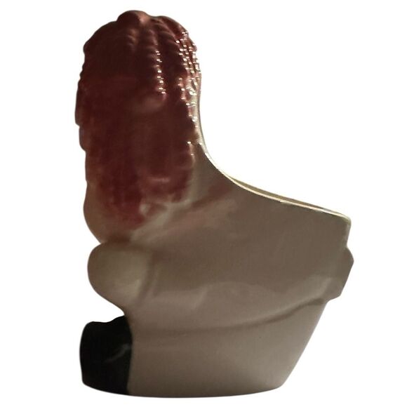 Vintage Raggedy Ann ceramic doll planter. Japan. 5 1/2 wide & 4 1/2 wide. Rare - Picture 5 of 6